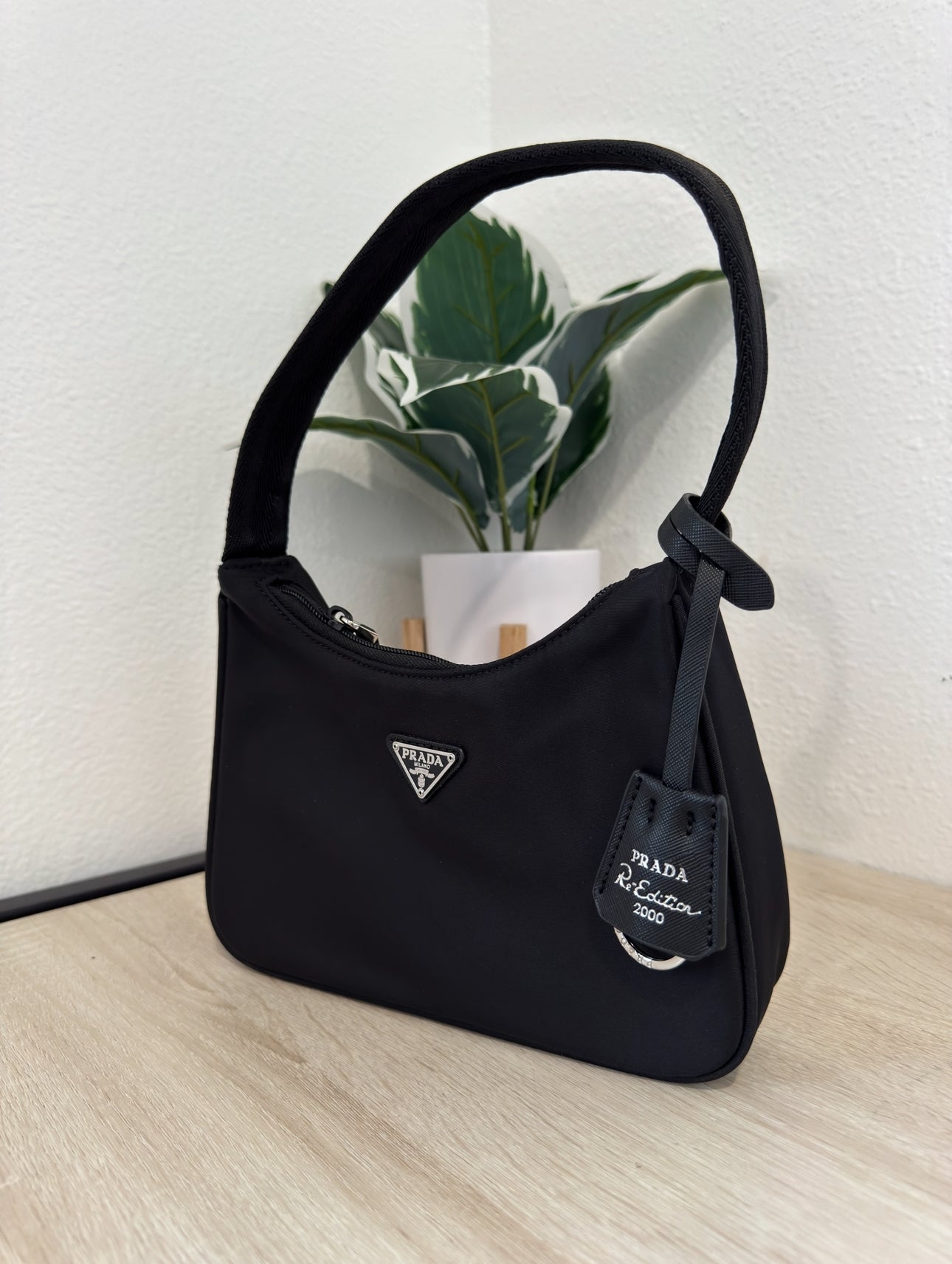 BLACK SHOULDER BAG