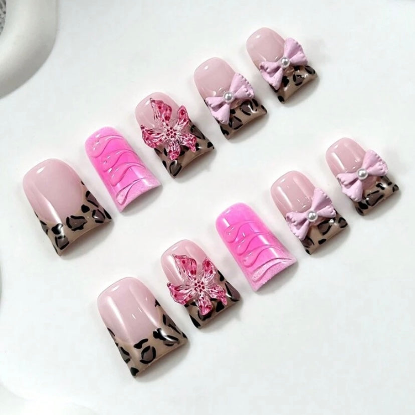 ACRYLIC PRESS ON NAILS