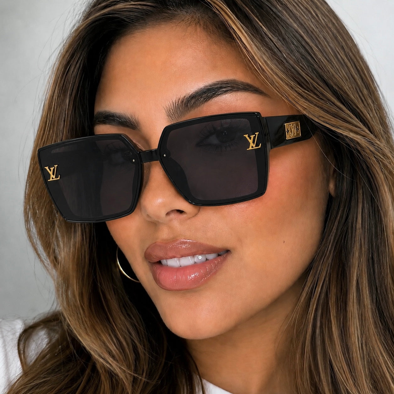 OVERSIZED SQUARE STYLE SUNGLASSES